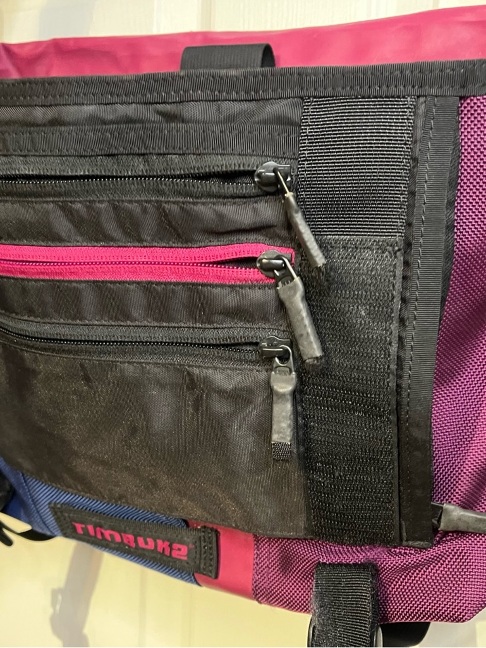 Timbuk2 Navy Blue and Plum Two-Tone Messenger Bag - Picture 4 of 11